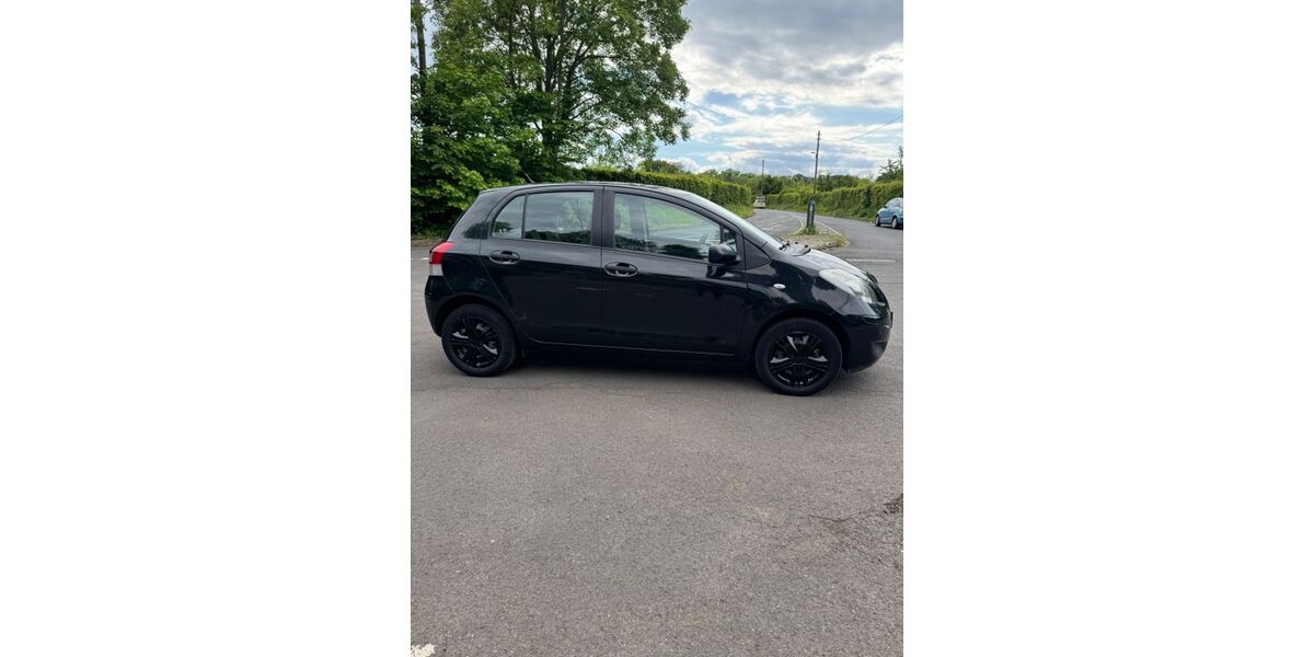 Toyota Yaris 165.000 km 2.990 &euro; Köln 50678
