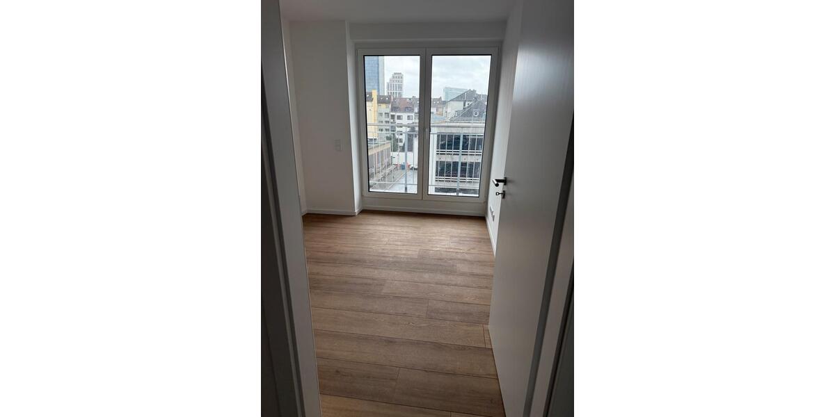 Etagenwohnung Düsseldorf Stadtmitte - 4 Zimmer, 106 m&sup2;, 1.800&euro; | Angebot:25267754