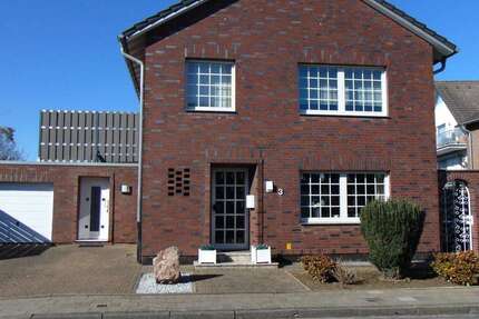 Haus Bedburg - 8 Zimmer, 170 m&sup2;, 429.000&euro; | Angebot:25383274