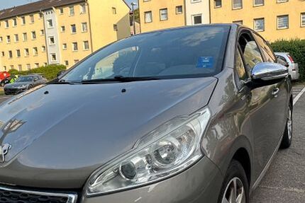 Peugeot 208 113.500 km 3.100 &euro; Köln 51145