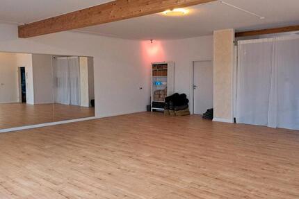 Heller, großzügiger Raum in Wesseling zimmer