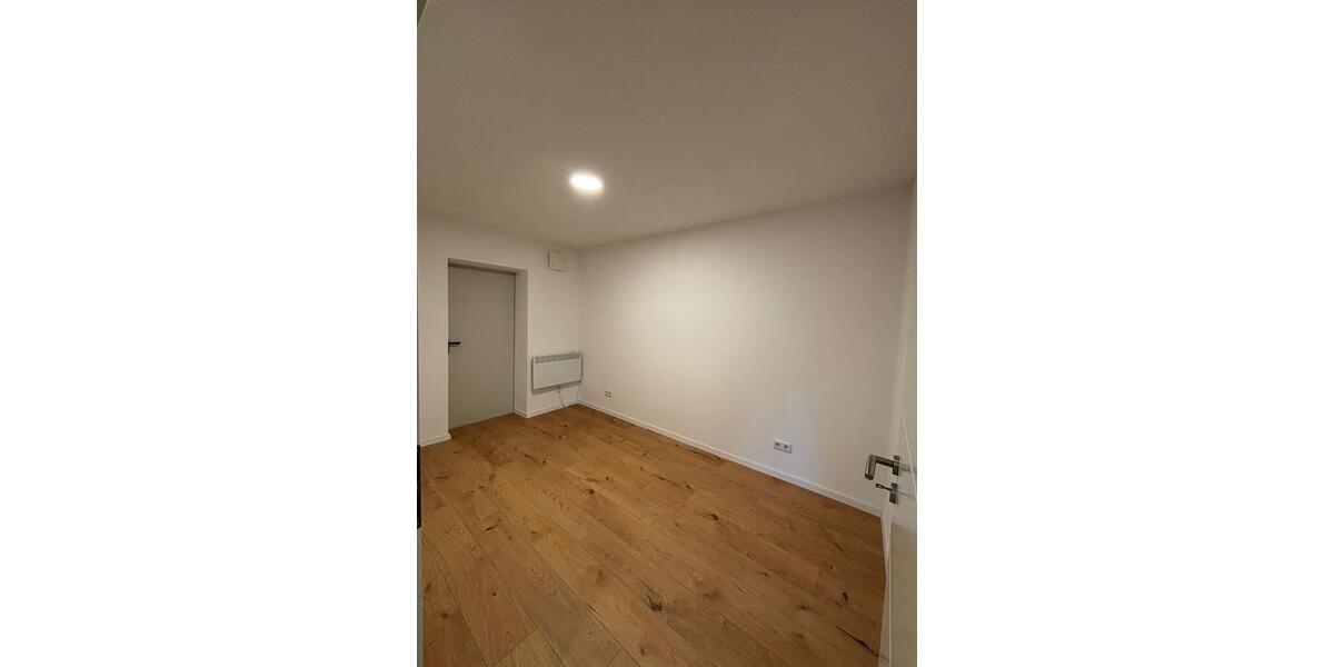 Etagenwohnung Grevenbroich Neuenhausen - 2 Zimmer, 68 m&sup2;, 900&euro; | Angebot:24840320