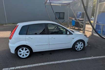 Ford Fiesta 153.769 km 2.200 € Bornheim 53332