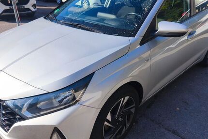 Hyundai i20 105.000 km 9.900 &euro; Solingen 42651