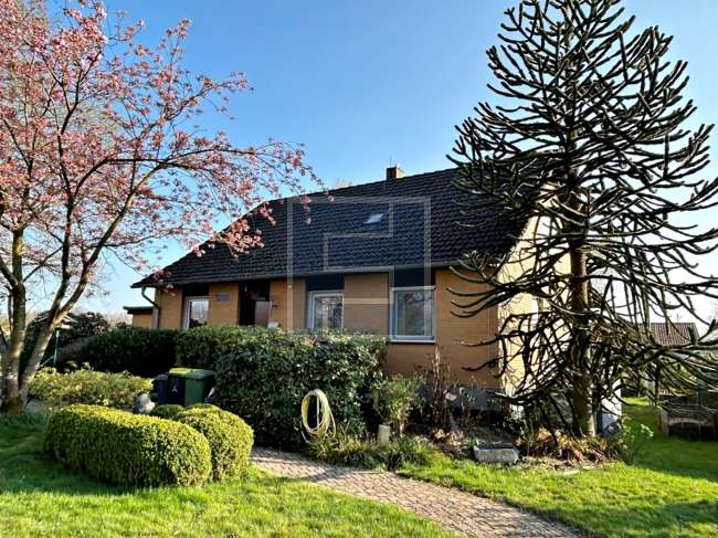 Haus zum Kaufen in Much 390.000 € 139.49 m²