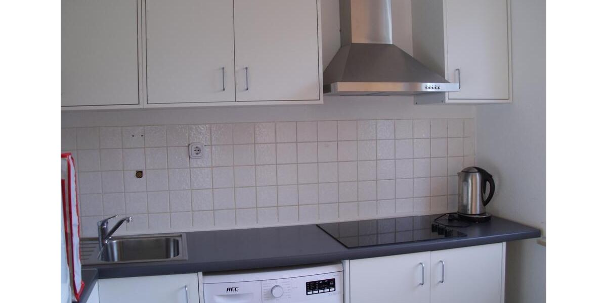 Drei gut vermietete Eigentumswohnungen und Tiefgaragenstellplätze 1 zimmer