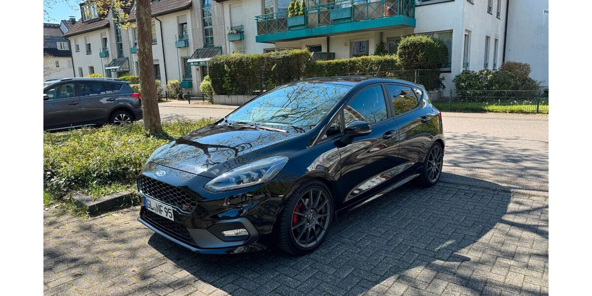 Ford Fiesta 115.000 km 14.900 &euro; Bergisch Gladbach 51427