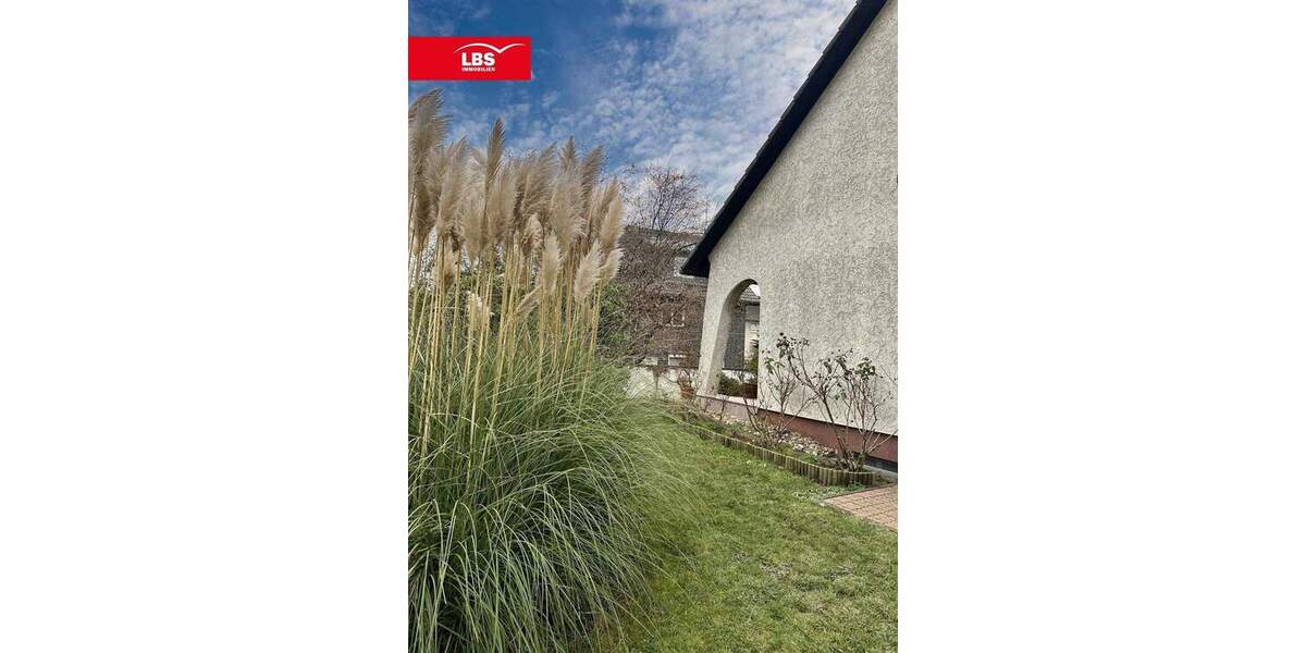 Großzügiges Einfamilienhaus mit Einliegerwohnung in Leverkusen Bürrig! 5 zimmer