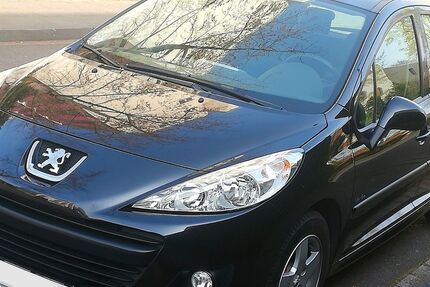 Peugeot 207 165.000 km 2.999 € Siegburg 53721