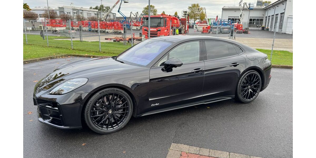 Porsche Panamera 9.965 km 219.900 € Köln 50670