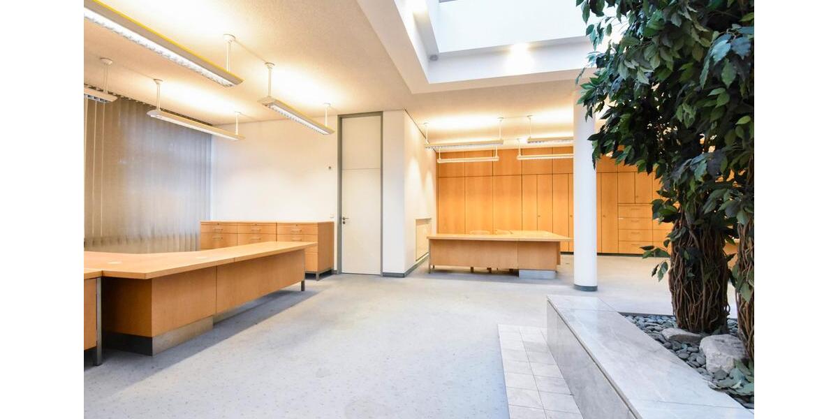 Besonder Fläche für Büro oder Praxis perfekt gelegen in Solingen-Wald.TEILBAR! zimmer