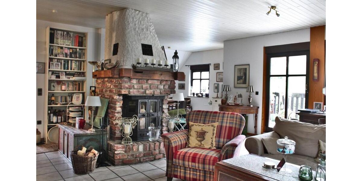 GRUITEN-DORF + + + 4,5 Zimmer Komfort- Wohnung mit Kamin 4.5 zimmer