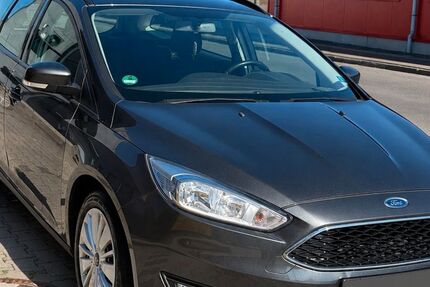 Ford Focus 102.000 km 10.500 &euro; Düsseldorf 40215