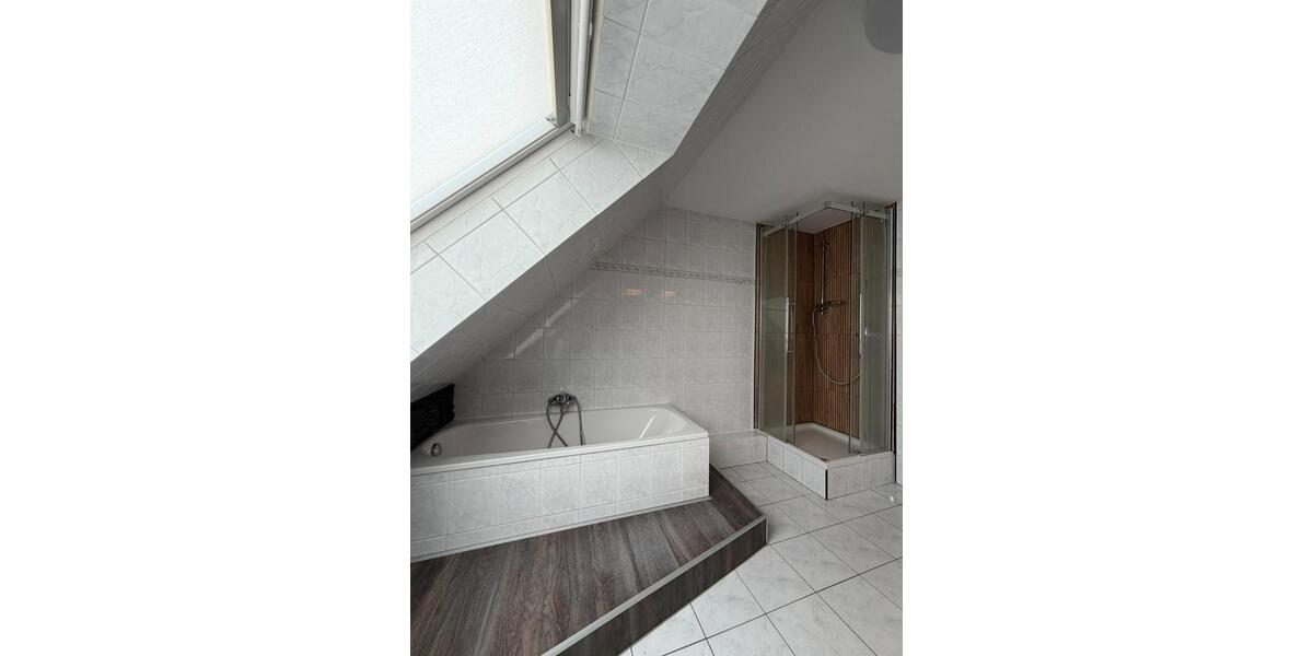 Maisonettenwohnung Solingen - 2 Zimmer, 76 m&sup2;, 196.000&euro; | Angebot:27085993