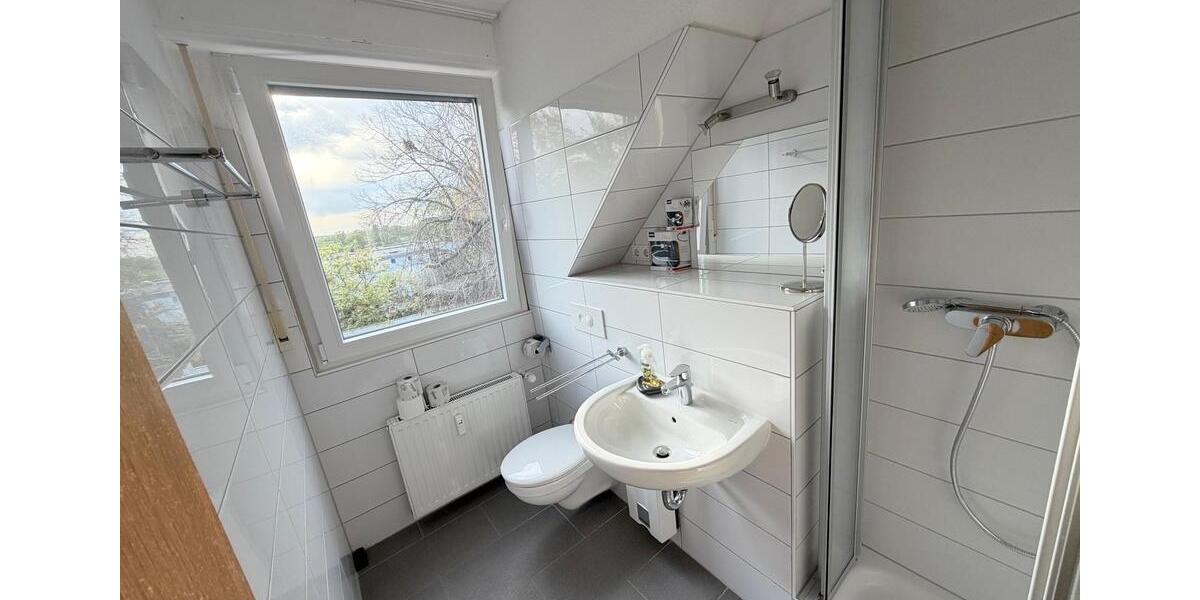 Dachgeschoßwohnung Düsseldorf Stadtbezirk 9 - 2 Zimmer, 51 m&sup2;, 880&euro; | Angebot:26255962