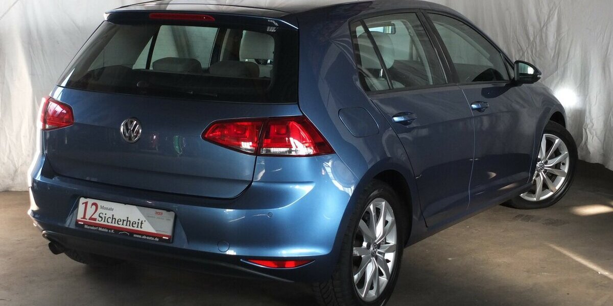 VW Golf VII COMFORTLINE PANORAMADACH KLIMAAUTOMATIK 1 150.000 km 8.908 &euro; Köln 50858