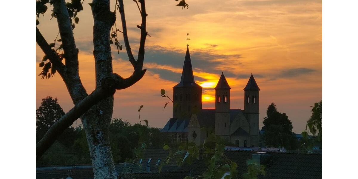 Bergheim Stadt, Souterrain Wohnung, 2 Zimmer Terrasse, Stellplatz 2 zimmer