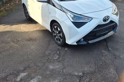 Toyota Aygo (X) 73.157 km 8.900 &euro; Köln 51147