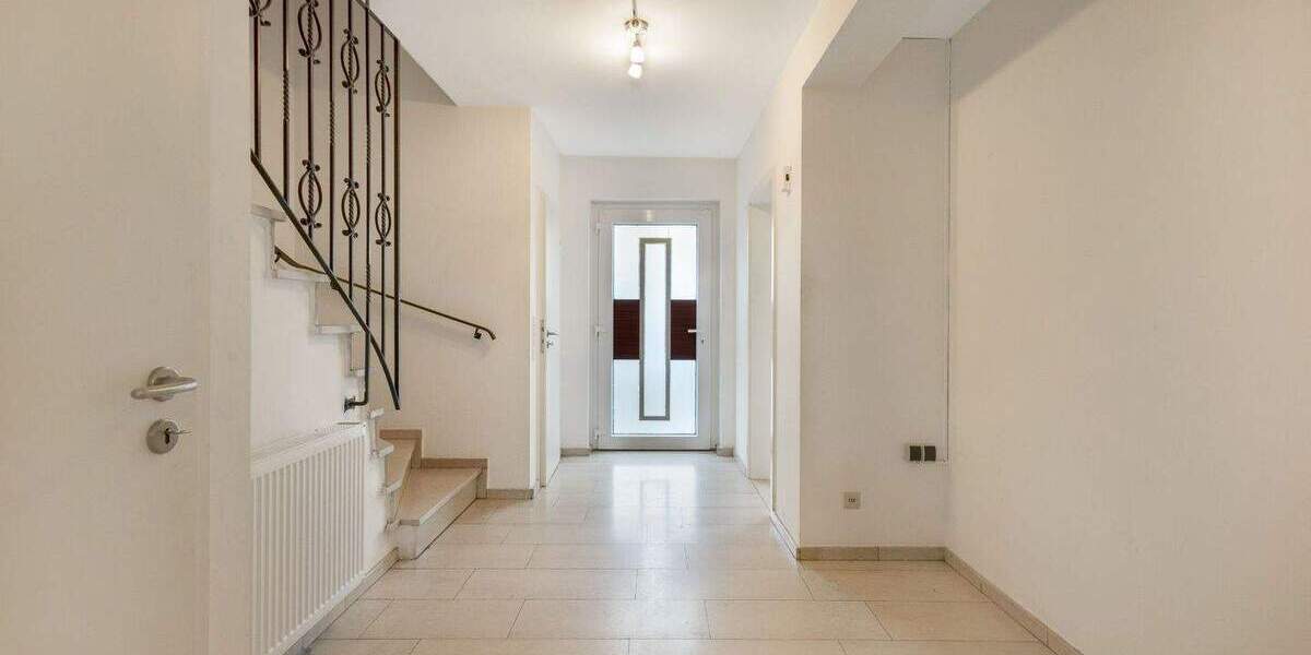 Reihenmittelhaus mit viel Potenzial in Neuss-Grefrath 4 zimmer