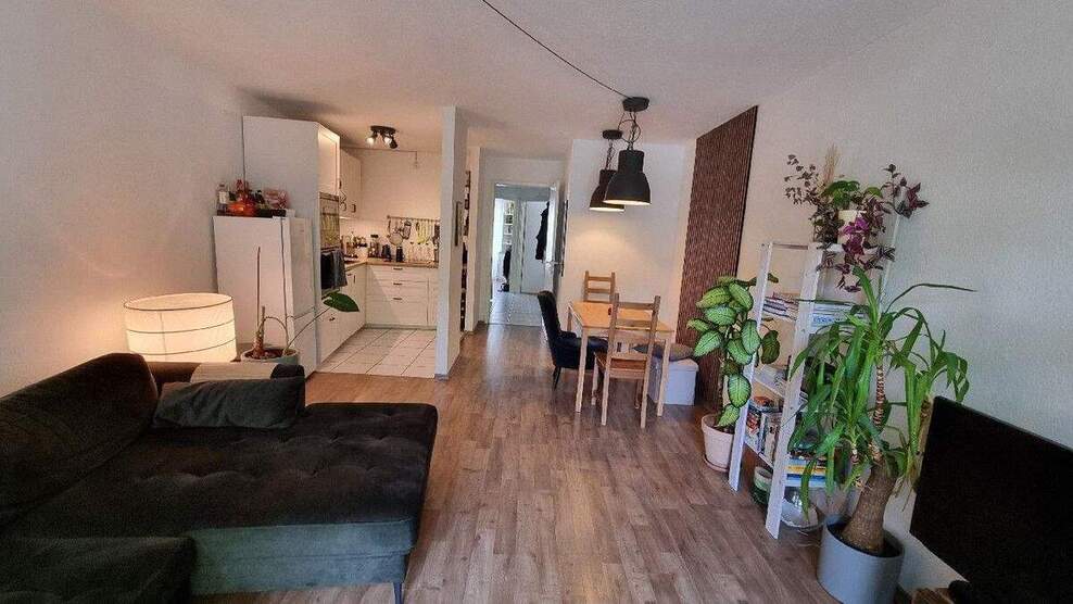 JUNGE UND MODERNE WOHNUNG IN ZENTRALER LAGE ! FÜR DEN KAPITANLEGER GUT VERMIETET 3 zimmer