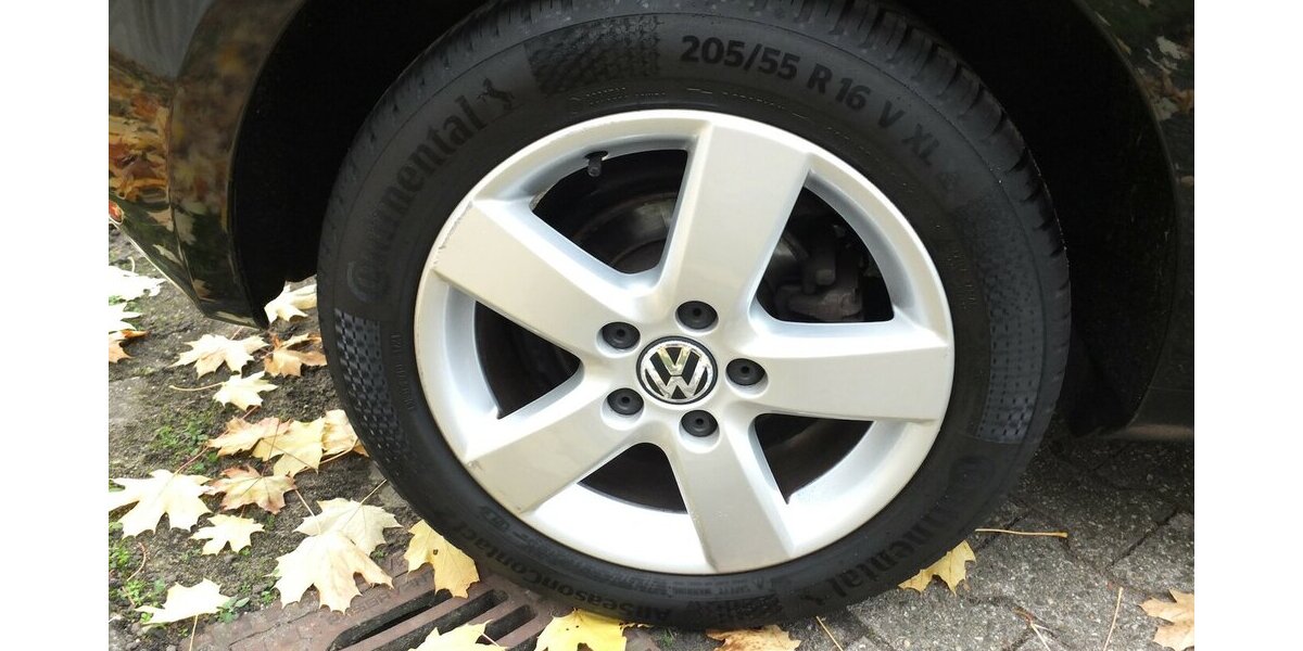 VW Golf 1.6TDi TEAM neuer ZAHNRIEMEN KLIMAAUTOMATIK 159.855 km 7.804 &euro; Köln 50858