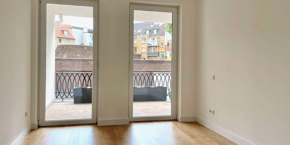 Urbaner Wohntraum: Luxuriöse Maisonette-Wohnung mit Einbauküche, großer Terrasse & Stellplätzen 3 zimmer