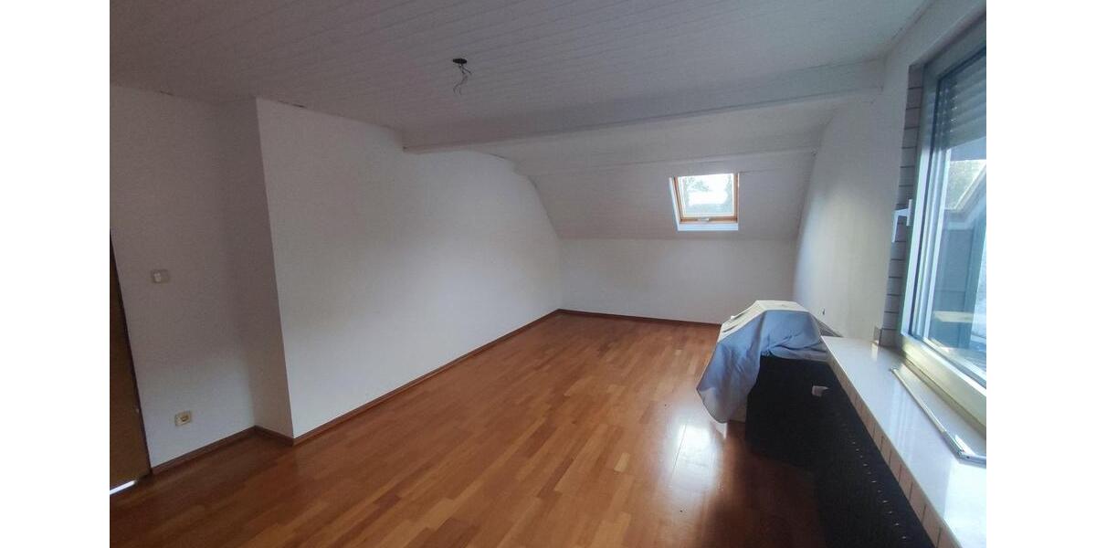 Einfamilienhaus Solingen Aufderhöhe - 5 Zimmer, 148 m&sup2;, 1.150&euro; | Angebot:26326630