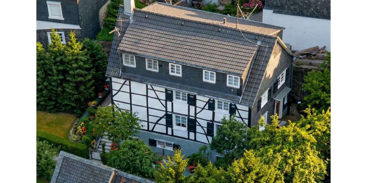 Einfamilienhaus Remscheid Lüttringhausen - 7 Zimmer, 175 m&sup2;, 199.000&euro; | Angebot:25300071
