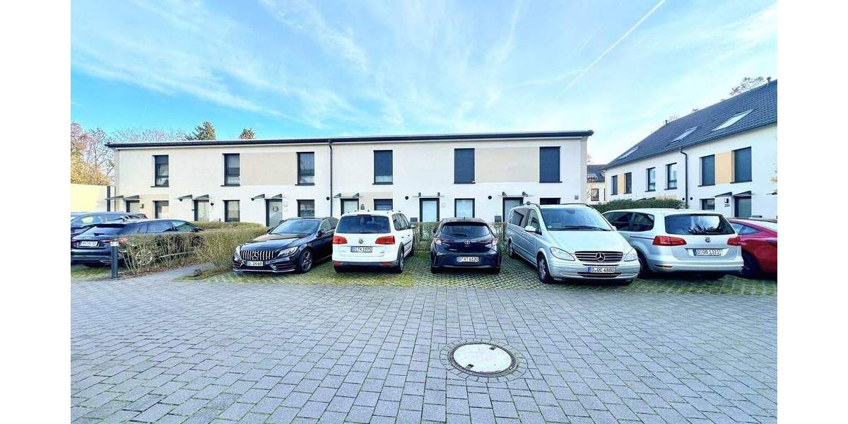Reihenmittelhaus Düsseldorf Eller - 3 Zimmer, 81 m&sup2;, 439.000&euro; | Angebot:25689196