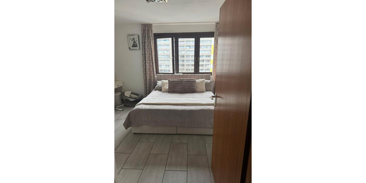 Etagenwohnung Neuss - 3 Zimmer, 84 m&sup2;, 299.000&euro; | Angebot:27213826