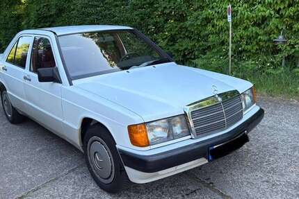 Mercedes-Benz 190 198.000 km 4.850 &euro; Rösrath 51503