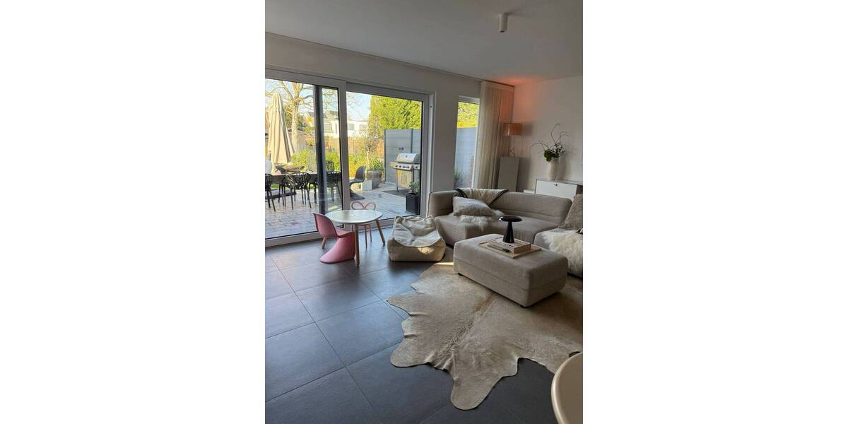 Doppelhaushälfte Neuss Reuschenberg - 4 Zimmer, 157 m&sup2;, 2.650&euro; | Angebot:26892236