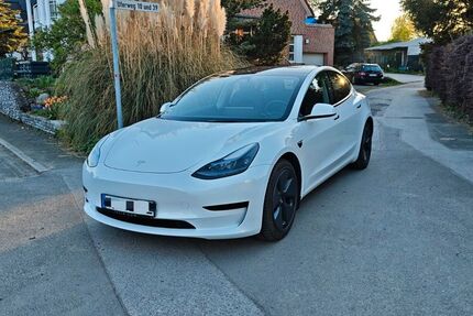 Tesla Model 3 44.290 km 28.650 &euro; Monheim am Rhein 40789