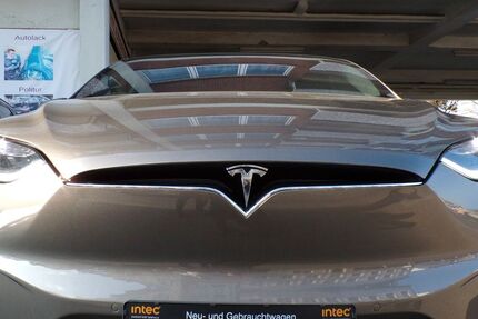 Tesla Model X 179.000 km 32.900 € Köln 51069