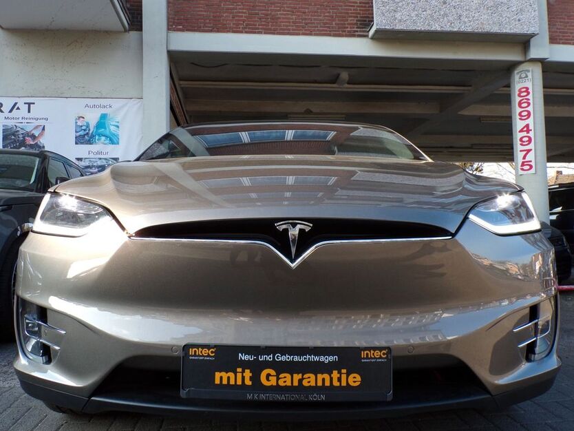 Tesla Model X 179.000 km 32.900 € Köln 51069