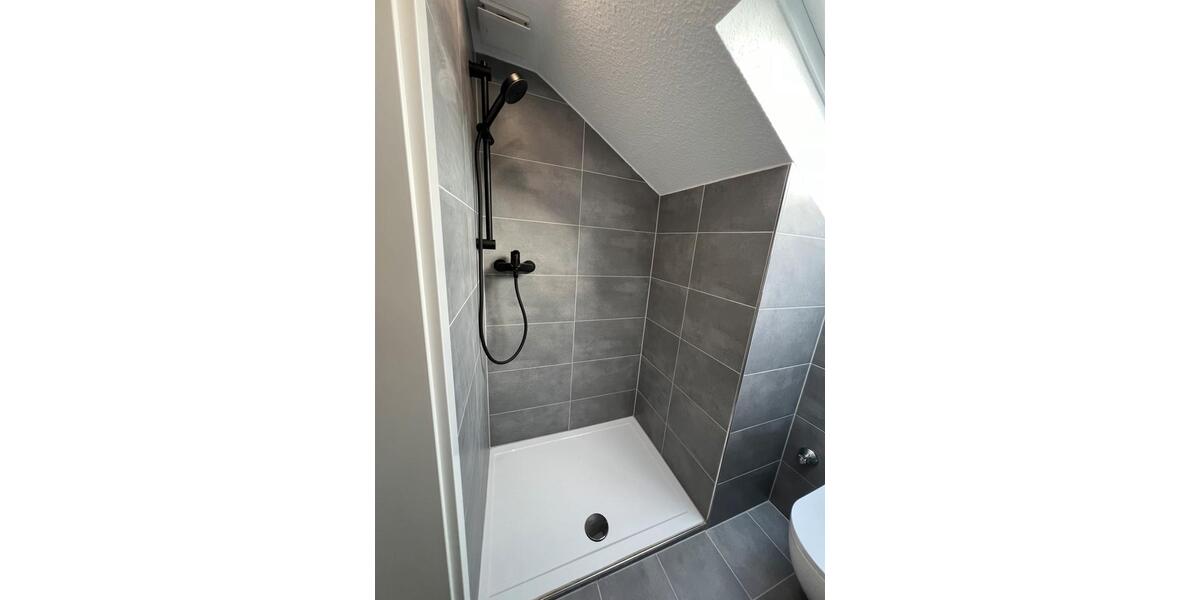 Dachgeschoßwohnung Neuss - 2 Zimmer, 65 m&sup2;, 760&euro; | Angebot:25391577