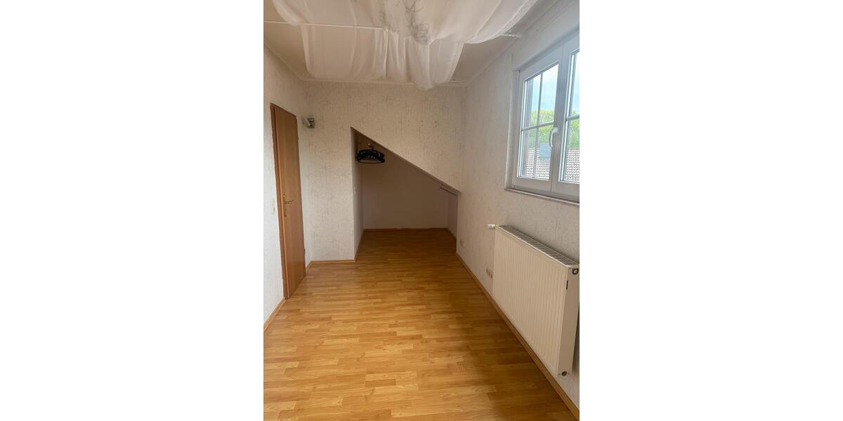 Einfamilienhaus Bergheim - 9 Zimmer, 180 m&sup2;, 599.000&euro; | Angebot:26415728