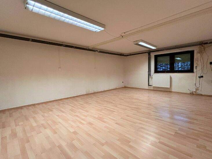 +++ Einfamilienhaus mit beeindruckender Extra-Fläche im UG +++ 6 zimmer