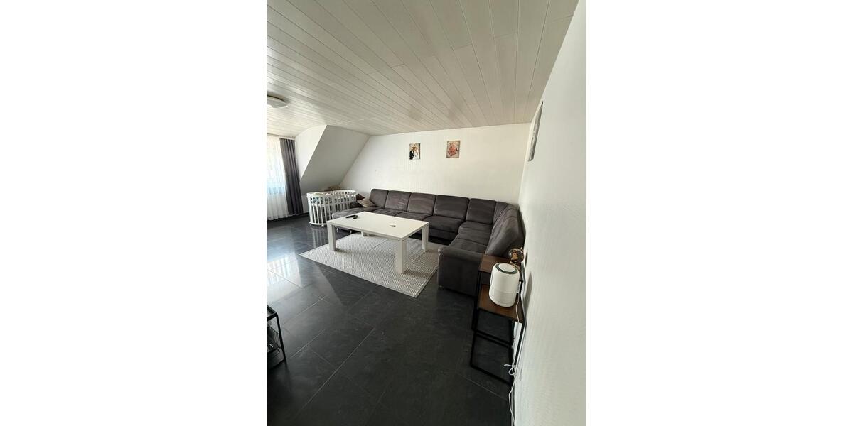 Dachgeschoßwohnung Remscheid Reinshagen - 3.5 Zimmer, 82 m&sup2;, 175.000&euro; | Angebot:26305537