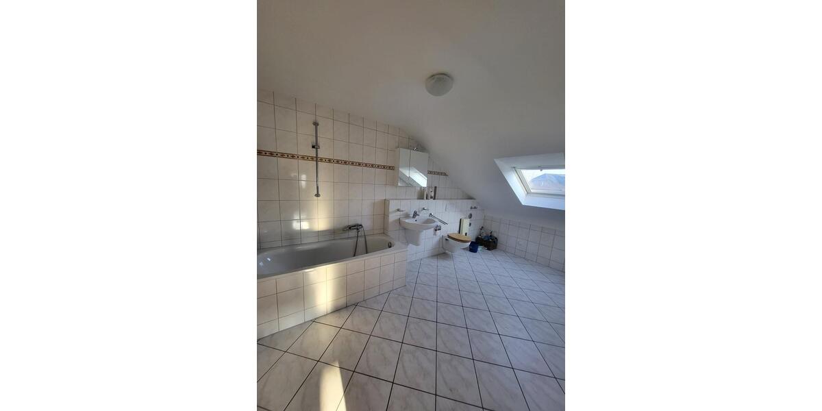 BM-Oberaußem - Helle Moderne 2-Zimmer DG Wohnung in ruhiger Lage 2 zimmer