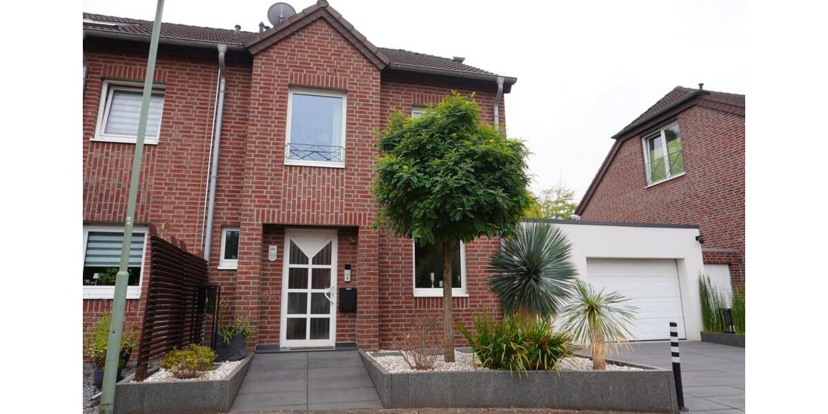 Reiheneckhaus mit Doppelgarage, Garten, PV-Anlage, Speicher 4 zimmer