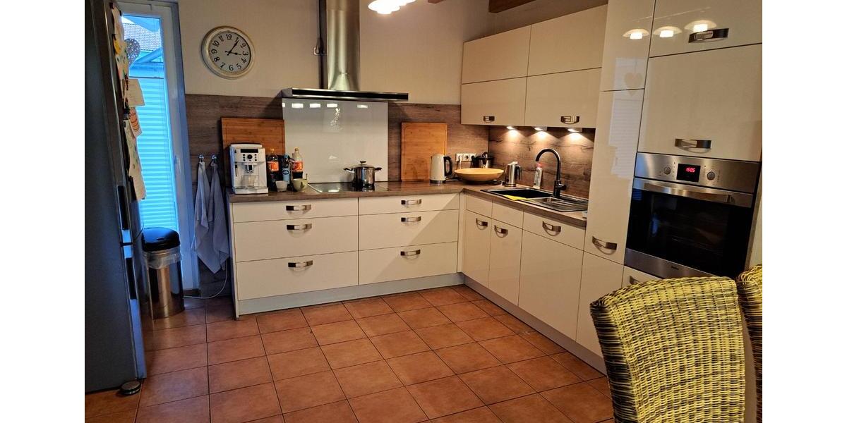 Versetzte Doppelhaushälfte in Pulheim-Sinnersdorf, Bj. 2005 4 zimmer