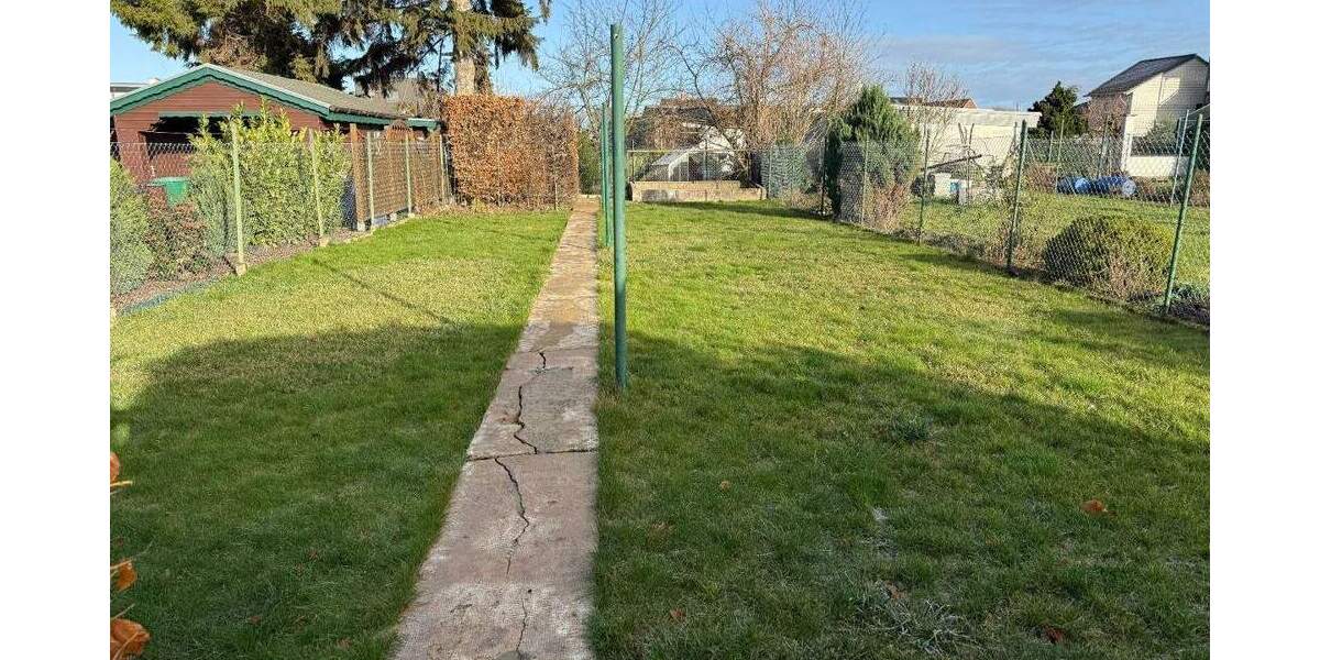 schönes, ruhig gelegenes Einfamilienhaus mit großem Garten zu verkaufen! 7 zimmer