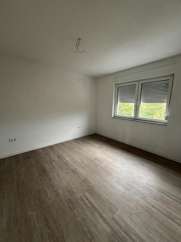 Großzügige 2-Zimmer Penthouse Wohnung in der Südstadt zimmer