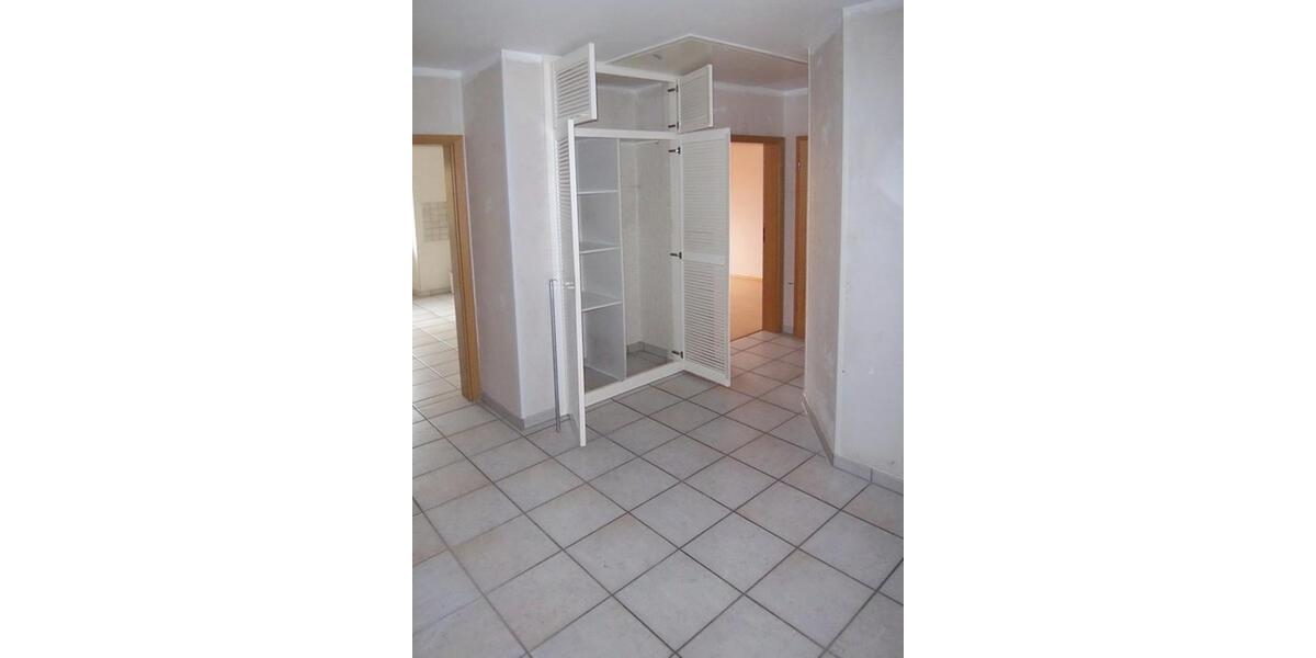 3 Zimmer Wohnung mit Fenster im Bad und im Gäste WC inkl. kostenfreiem Spitzboden 3 zimmer