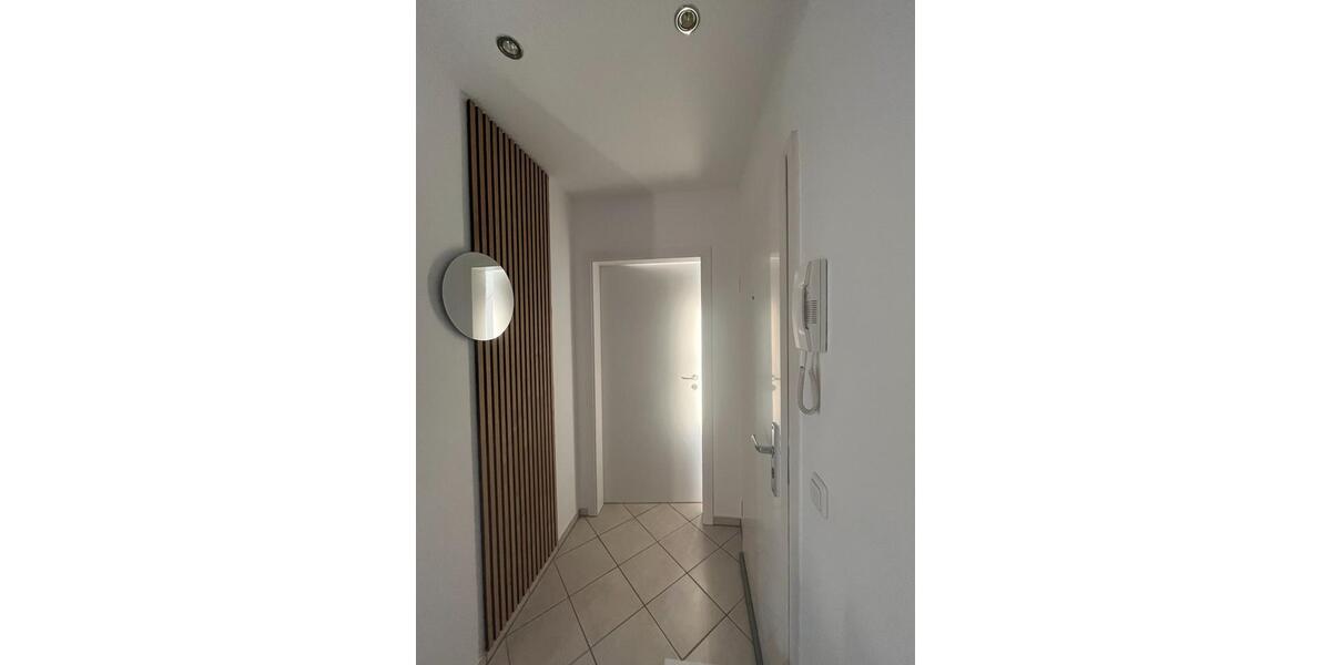 Provisionsfrei: Helle DG-Wohnung mit Balkon & 2 TG-Stellplätzen 3 zimmer