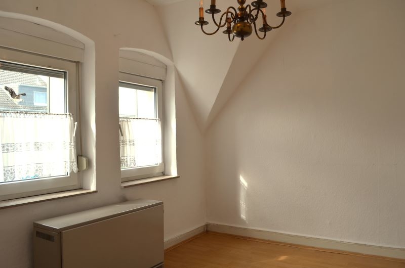 Handwerker aufgepasst: Knusperhäuschen mit Potenzial unmittelbar an Rhein und Wupper gelegen! 6 zimmer