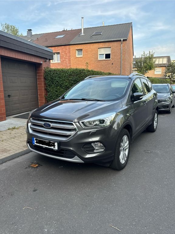 Ford Kuga 65.000 km 13.900 € köln 51107