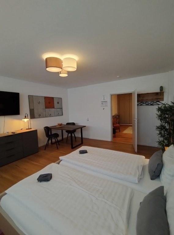 Verkauf eines kleinen Hotel garni in Köln voll genehmigter Beherbergungsbetrieb mit 8 Betten 4 Zimmern, studentisches Wohnen denkbar zimmer