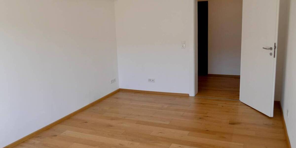 Etagenwohnung Düsseldorf Bilk - 3 Zimmer, 77 m&sup2;, 349.000&euro; | Angebot:26402212